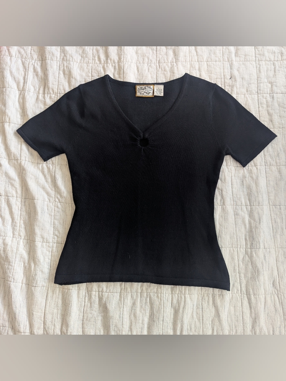 Heirloom Collectible Short Sleeve V-Neck Top in Black Keyhole Size S/M